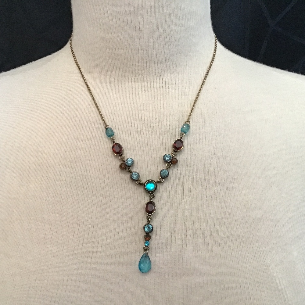 NWT AVON Teal and Topaz coloured “Y” gold tone Necklace & drop earring set(2006)